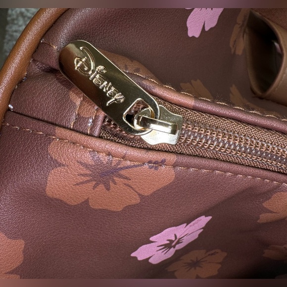 Disney “Stitch” Bioworld NWT 20” Rolling Duffle Bag Luggage Brown Lilo & Stitch - Picture 6 of 11